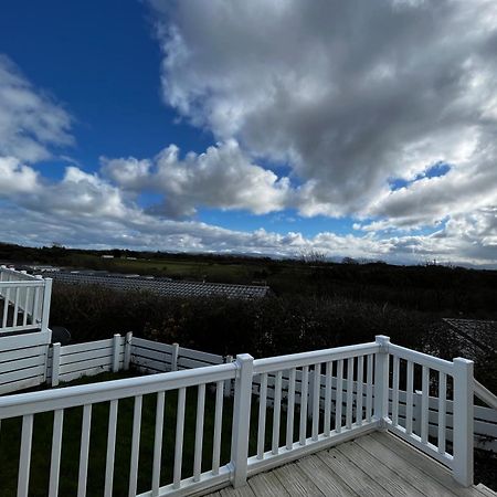 Ger-Y-Bwlch - Spacious Static On 5Star Site With Swimming Pool Benllech Exterior foto